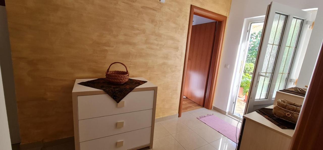 Apartman Breza 시베니크 외부 사진